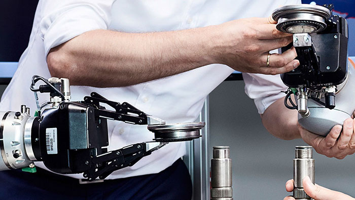 Interazione intelligente tra uomo e macchina in campo industriale