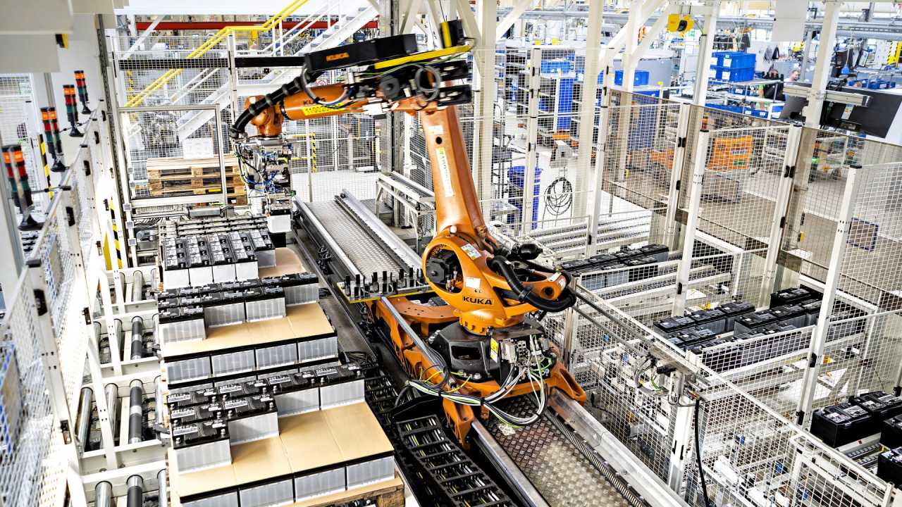 What robots used in automotive production look like and do